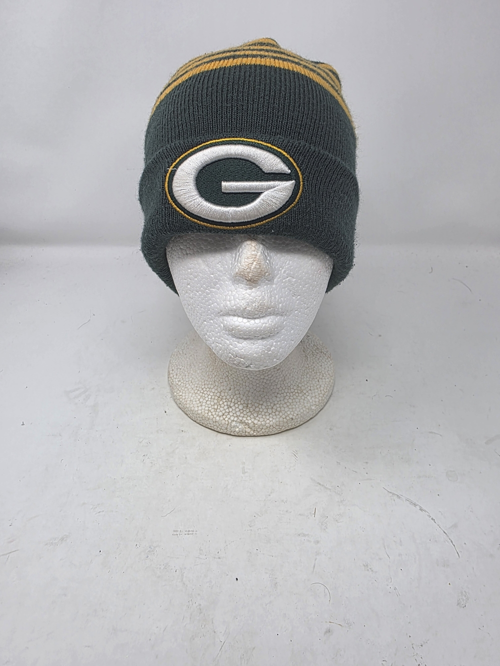 Green Bay Packers NFL Team Apparel Cuffed Beanie Knit Hat Gold Striped Logo OSFA